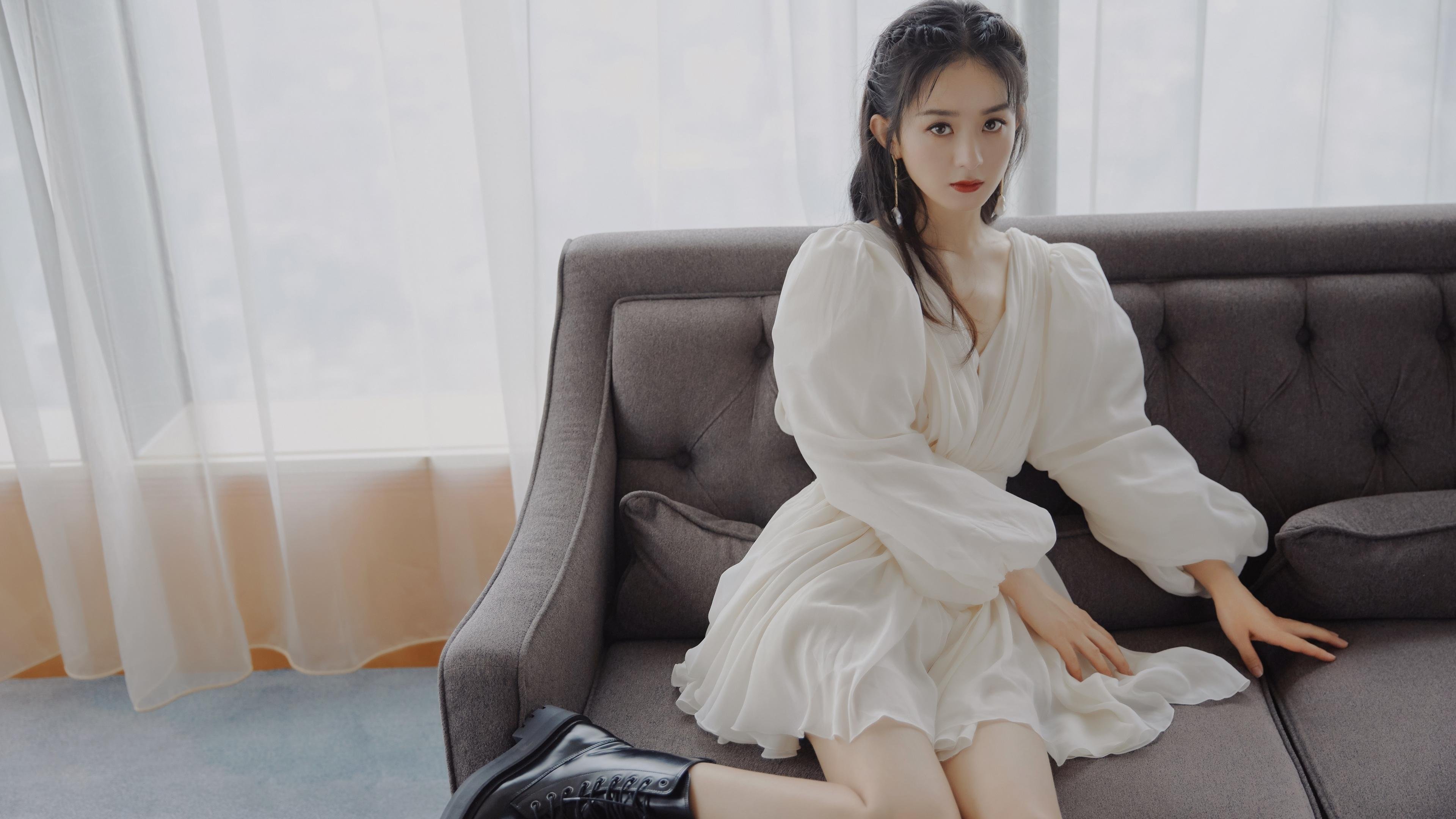 季后赛生涯里，蒂伊多次在比赛尾声投中“关键三分”，帮助球队取得胜利！